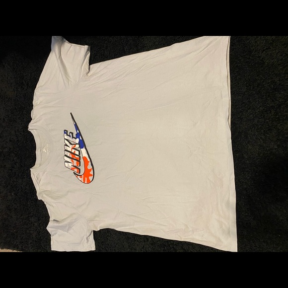 Nike Short Sleeve Tee - Picture 2 of 2